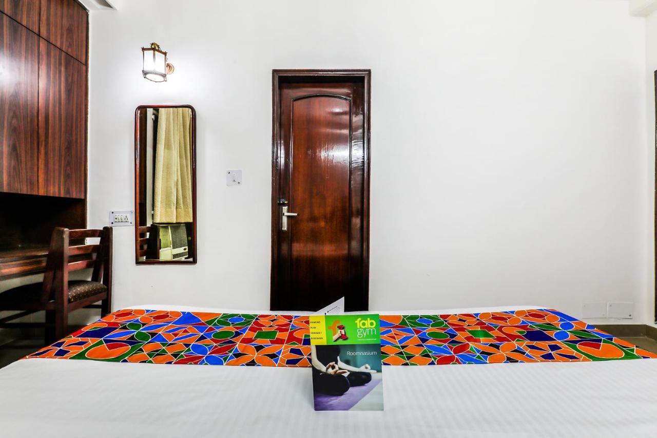 Hotel FabExpress Hemkunt Mansion Noida Exterior foto