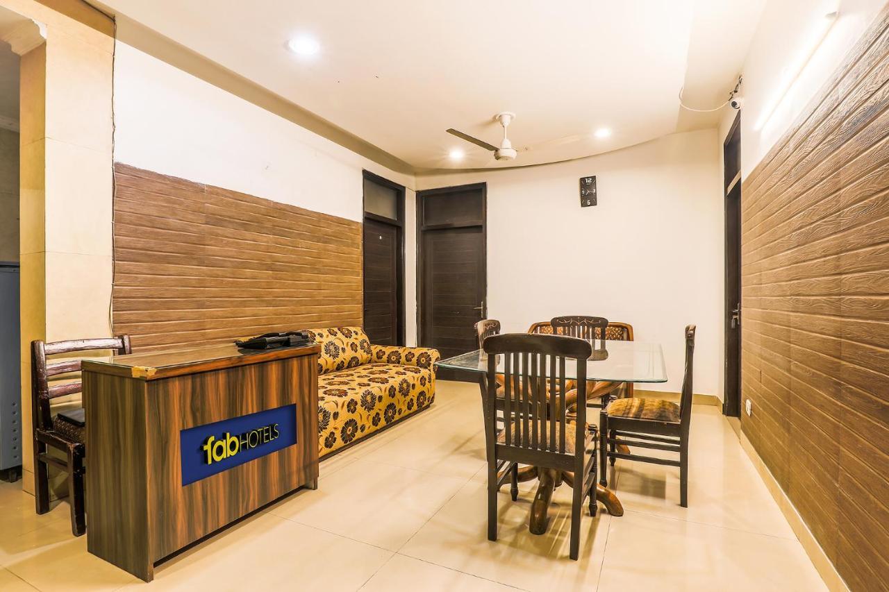 Hotel FabExpress Hemkunt Mansion Noida Exterior foto