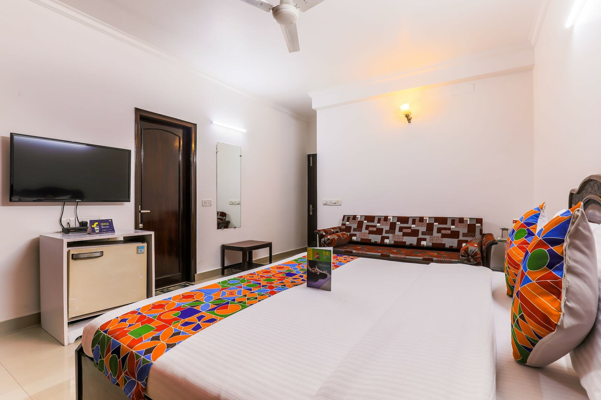 Hotel FabExpress Hemkunt Mansion Noida Exterior foto